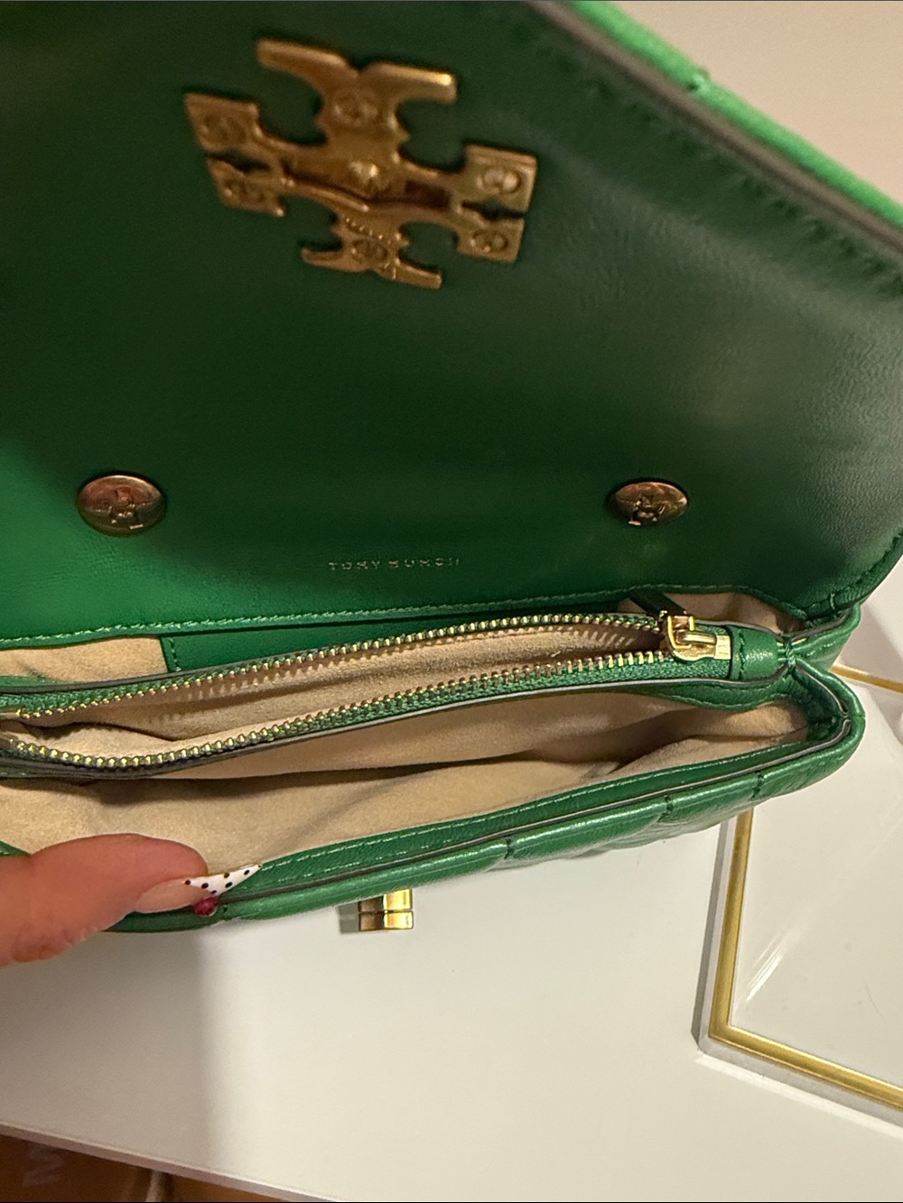 Tory Burch Green Quilted Leather Top Handle Shoulder Bag with Gold Logo - Picture 3 of 3